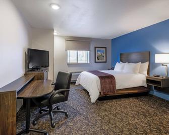 Relax in Spacious Room with Kitchen & Clean Atmosphere - Medford - Schlafzimmer