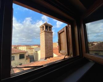 Vogue Hotel Arezzo - ארצו - מרפסת