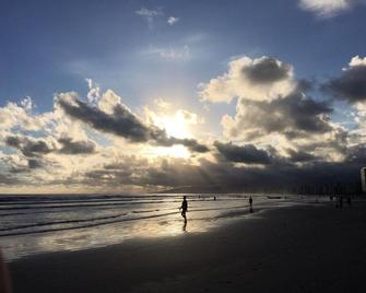 Pé na areia canto do forte II - Praia Grande - Beach