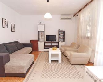 Apartments Ivan 41 - Pula - Sala de estar