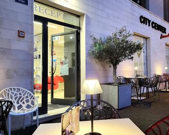 Pula City Center Accommodation - Pula - Uteplats