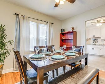 Buffalo Apartment: 6 Mi to Downtown Attractions! - Buffalo - Salle à manger