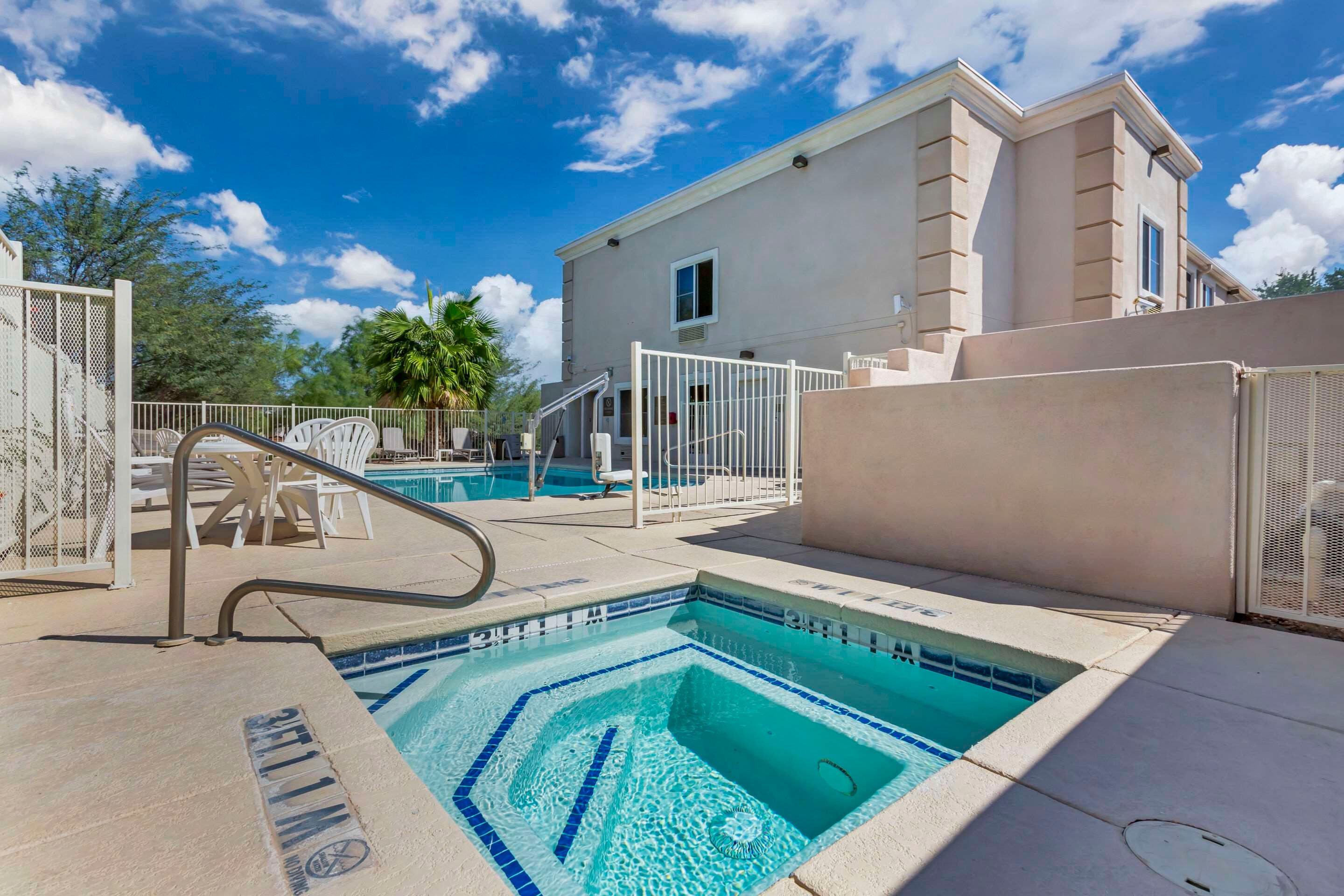 Pool view of Comfort Inn Green Valley