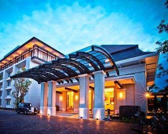 Harris Hotel & Conventions Malang - Malang - Building