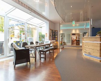 Akzent Hotel Bavaria Oldenburg - Oldenburg - Front desk