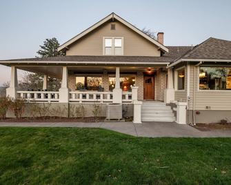 Hillshyde Escape - The Dalles - Building