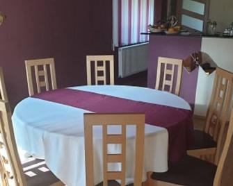 Casa Mali!!! 4 cozy and quiet private rooms in Baile 1 Mai - Thermal SPA Resort - Baile Felix - Sală de mese