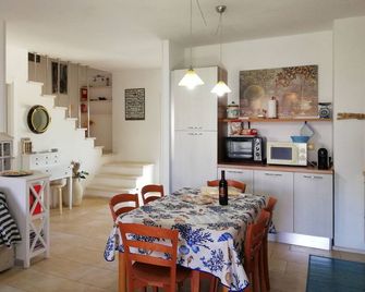 Marina Di San Vero Milis: House / Villa - Marina di San Vero Milis - Putzu Idu - Essbereich