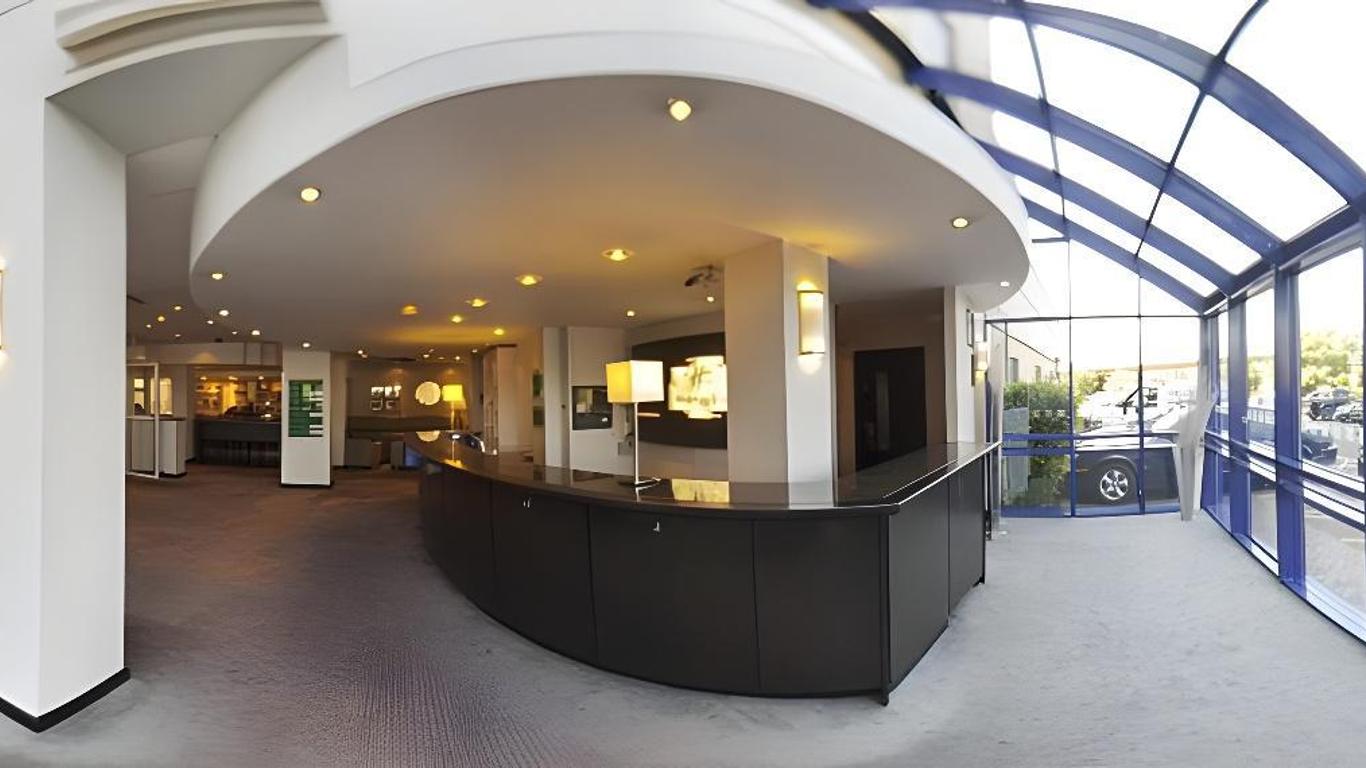 هوليداي إن لندن برنت كروس، آن آي آيتش جي هوتل