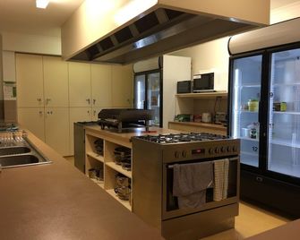 Terama Ski Lodge - Mount Buller - Kitchen