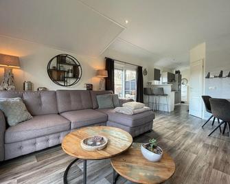 Home in the Historic Sint Nicolaasga - Sint Nicolaasga - Living room