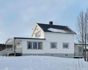 Seaside Retreat in Lyngen-by Traum - Svensby - Edificio