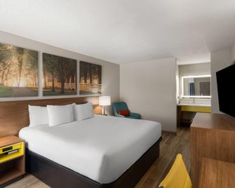 Days Inn by Wyndham Clanton AL - Clanton - Bedroom