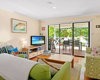 Periwinkle - 3 bedroom pet friendly cottage - 케이프 울라마이 - 거실