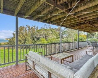 Oceanfront 4-Bed Haven With Bbq & Alfresco Dining - 말루아 베이 - 발코니