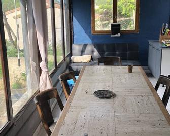 Logement entier entrée autonome ch,sdd,cs privatives - Aussonne - Salle à manger