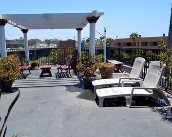 Harbor Inn & Suites Oceanside - Oceanside - Balkong