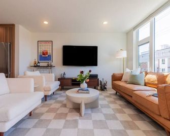 Brand New 3br Retreat | Sauna | Private Rooftop - Seattle - Sala de estar