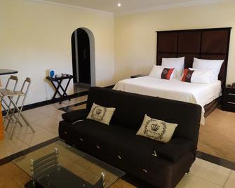 Global Village Guest House - Manzini - Bedroom