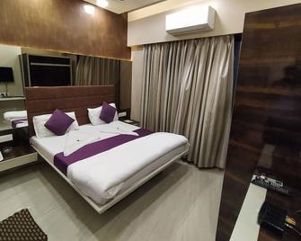 摩登飯店 - 孟買 - 臥室