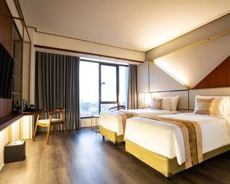 Rayz Umm Hotel Malang - Malang - Bedroom