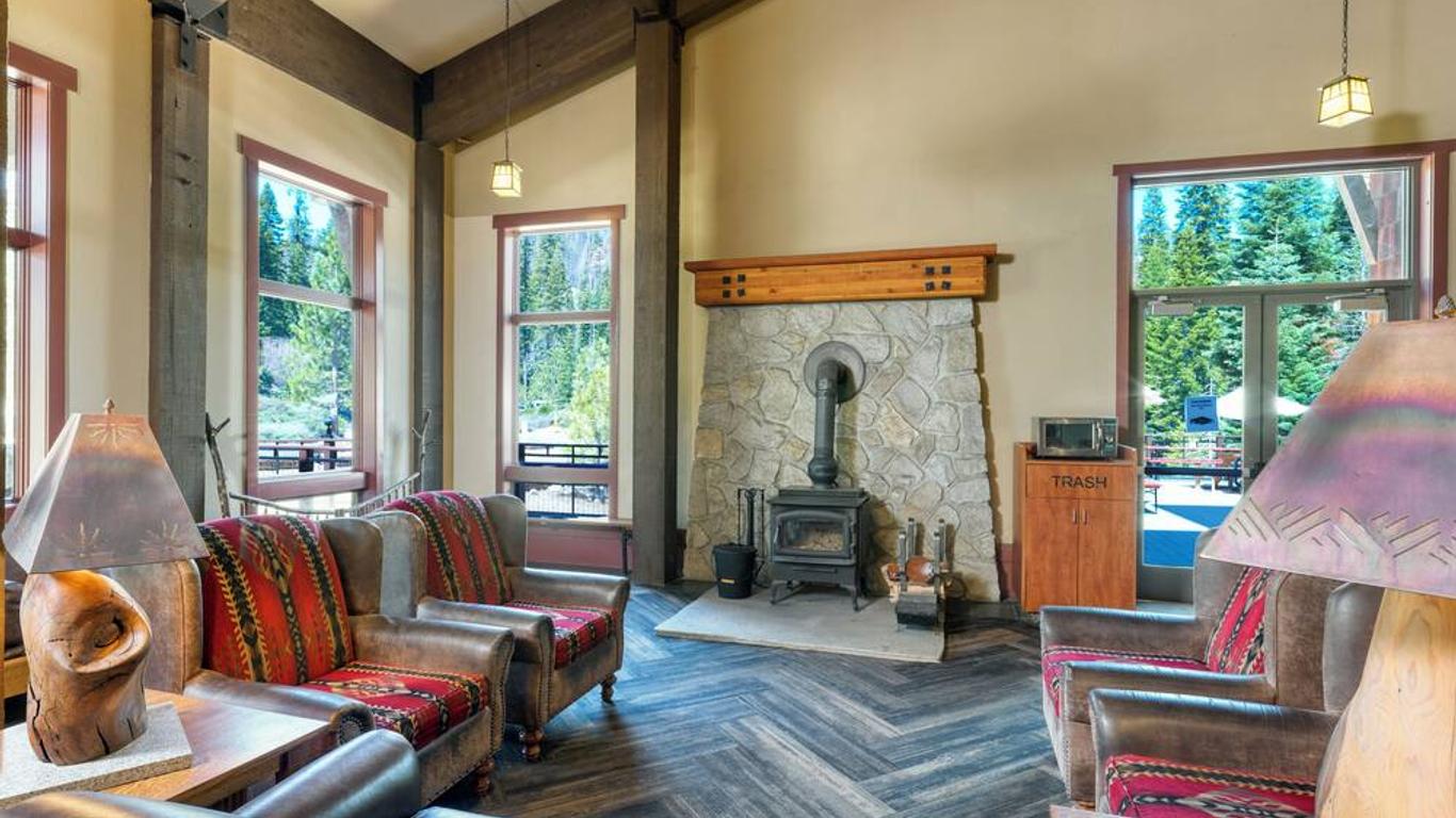 Wuksachi Lodge