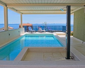 Exclusive Apartment Aurora - Makarska - Piscina