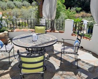Cortijo Grande Casa Rural Self- Catering Apartment and B&B. - Lubrín - Balcón