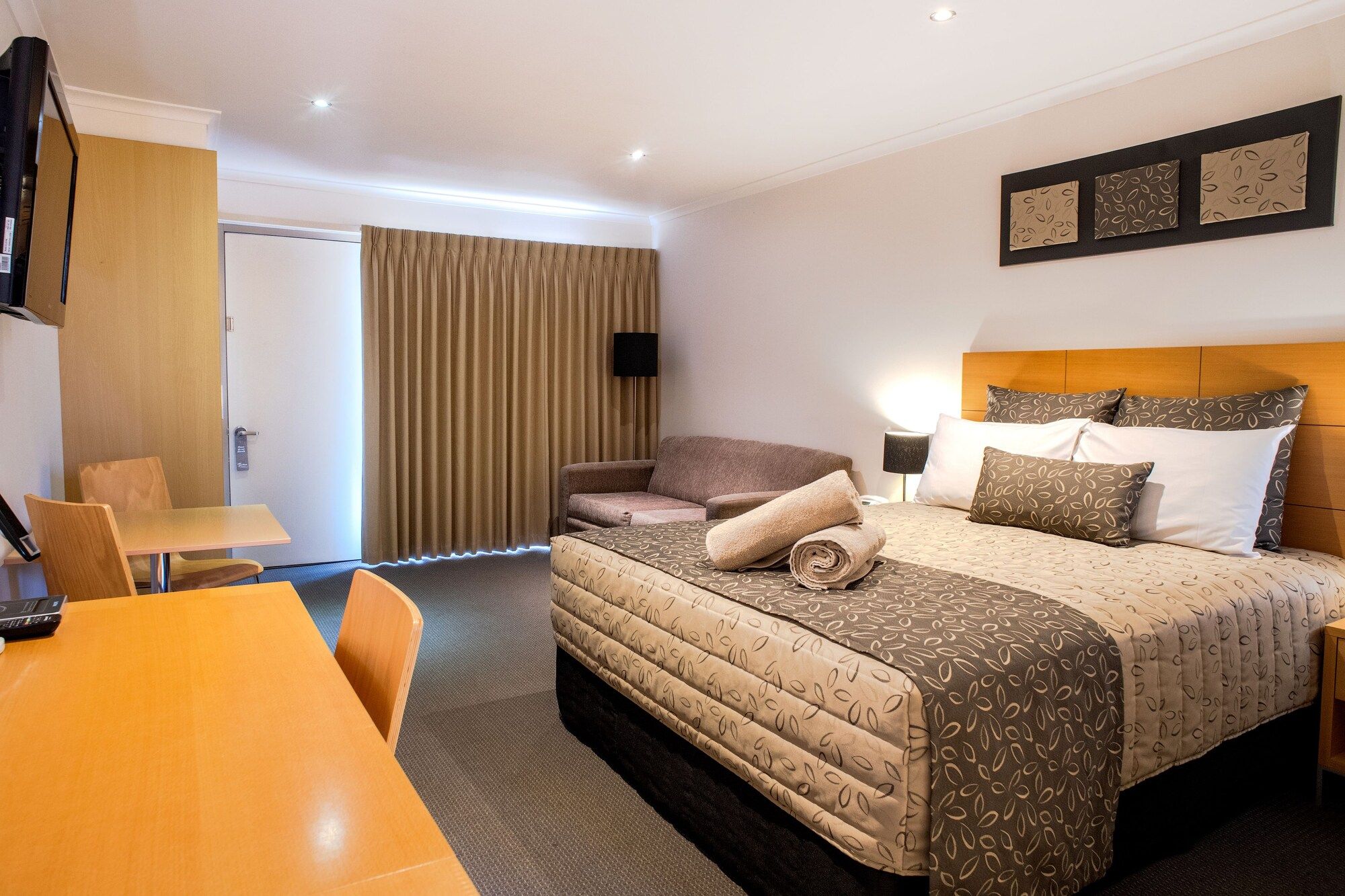 تي هاوس موتور إن