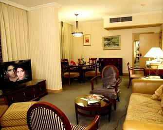 Swiss International Al Hamra Dammam - Dammam - Living room