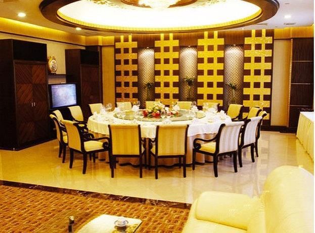 Yun-Zen Jinling World Trade Plaza Hotel