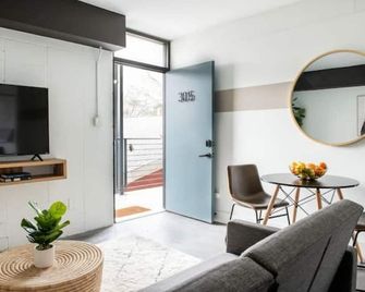 New The Raylen - Ponce City Market - Rooftop - Atlanta - Living room