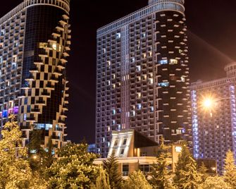 Sea View Rock Hotel - Batumi - Building