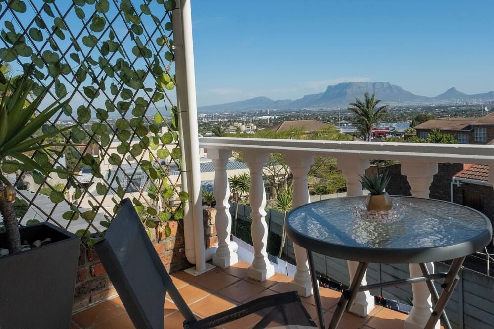 بلاتيك لوف بريميوم لودج - كابي تاون - شرفة