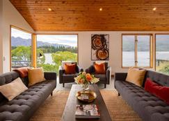 Tahuna Lakeside - 3 min walk to town - Queenstown - Living room