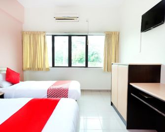 Oyo 602 Hotel Sri Mutiara Bahau - Bahau - Quarto