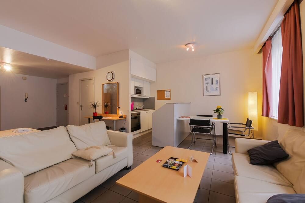 شقق سيتي أنتويرب - انتورب - غرفة معيشة