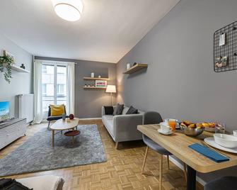 Richemont Residence by Homenhancement - Geneva - Living room