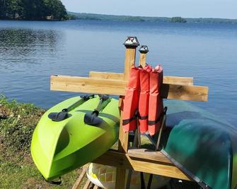 Immaculate View On Webber Pond With Boat Rental Option - Vassalboro