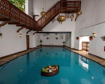 貝爾特埃沙藍酒店 - 桑吉巴城 - 桑給巴爾 - 游泳池