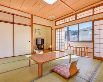 Matama Onsen Sansuiso Spa Land Matama - BungoTakada - Habitación