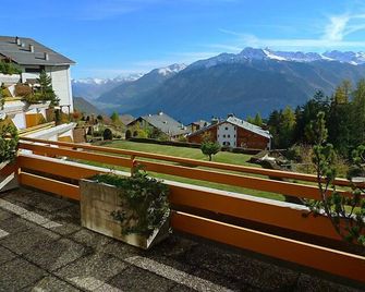Apartment Terrasse Des Alpes 815 by Interhome - Crans-Montana - Balkong
