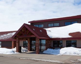 AmericInn by Wyndham Grafton - Grafton - Building