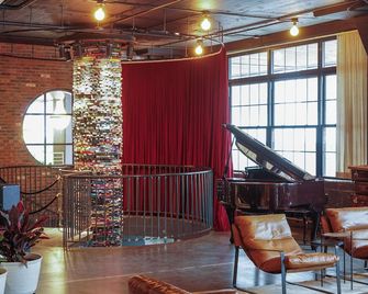 Sela V Hotel - Brooklyn
