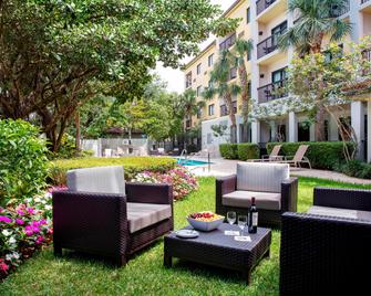 Courtyard by Marriott Fort Lauderdale Coral Springs - Корал-Спрінгс - Патіо