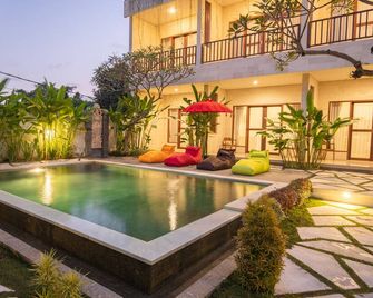 Gianyar/Mupu Jana G.House Keramas - Blahbatuh - Piscina