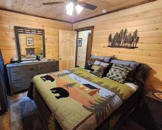 Family Friendly Lakefront Cottage, Ambajejus Lake - Millinocket
