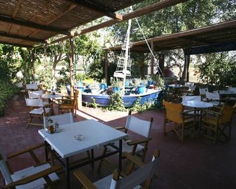 Nitsas Hotel Apartments - Livadia - Ristorante