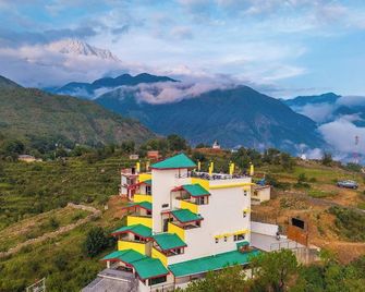 The Hosteller Dharamshala - Kāngra - Vista del exterior