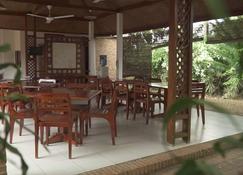 Satwa Elephant Eco Lodge - Bandar Lampung - Restauracja